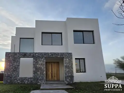 CASA EN VENTA  LAGUNA GRANDE  VILLANUEVA