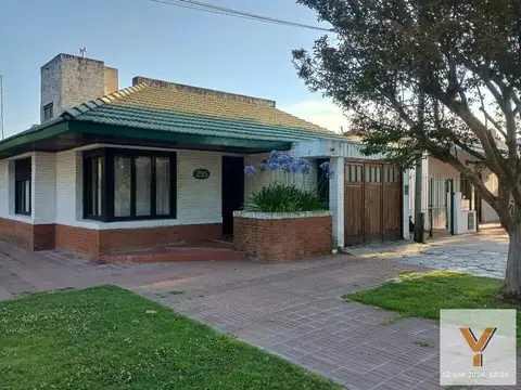 Casa en venta - 3 Dormitorios 2 Baños - 220mts2 - General Madariaga