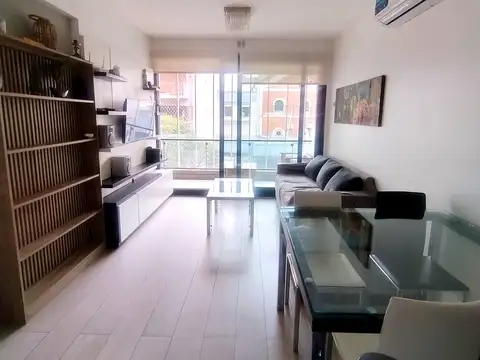 Depto 2 amb, 52mtrs,  frente, piso 3,  luminoso, cochera cubierta, pileta, gym, sum