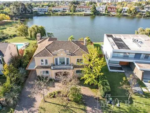 Casa en Alquiler al Lago en Los Castores, Nordelta.
