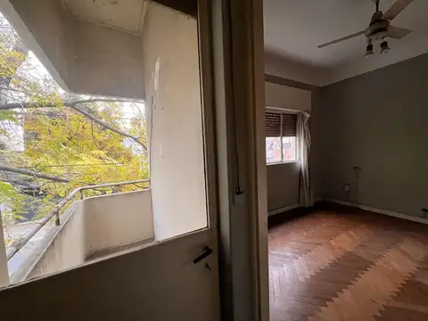 Casa 7 ambientes con 2 baños