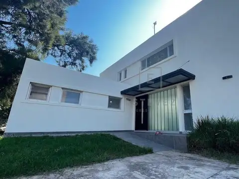 Sobre lote a la barranca con pileta y riego