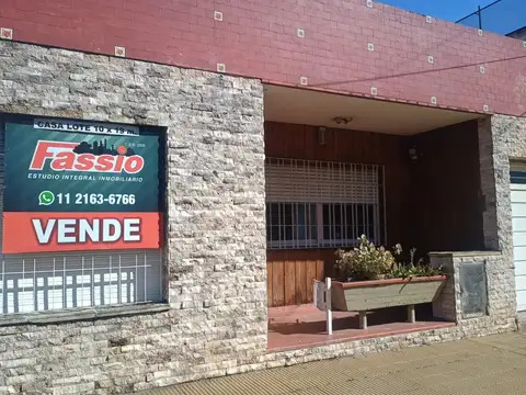 CASA 5 AMB. SAN ANDRES - GARAGE - PATIO CON PARRILLA - TERRAZA - AHORA U$D 136.000 