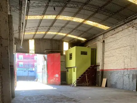 Galpon en Alquiler 4  mts Frente