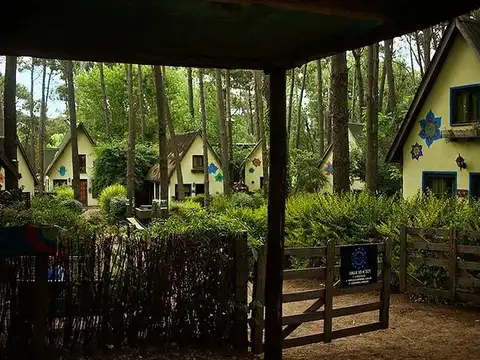 Hermoso complejo de 9 cabañas en Mar Azul