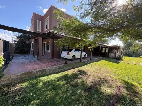 Casa en Venta con 4 cocheras