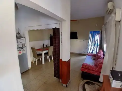 Depto Tipo Casa en Venta 40 años