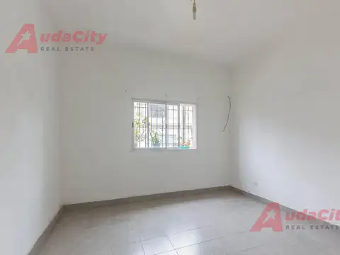 Depto Tipo Casa en Venta al Este