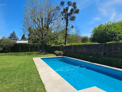 Casa 5 ambientes con 2 baños