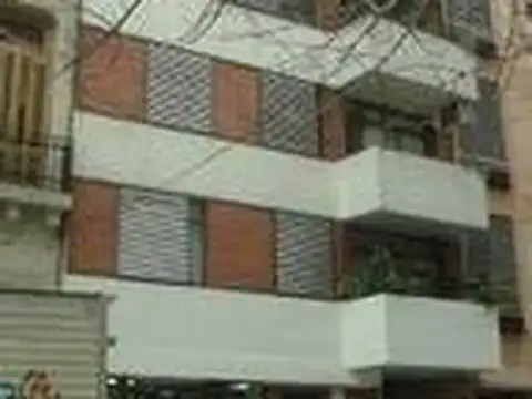 DOS AMBIENTES EN RECOLETA MUY BIEN UBICADO A RECICLAR