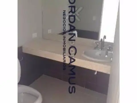 Oficina en Venta con 2 cocheras