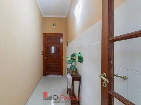 Depto Tipo Casa en Venta con 1 cocheras