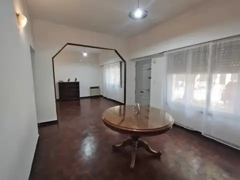 Depto Tipo Casa en Venta con 1 cocheras