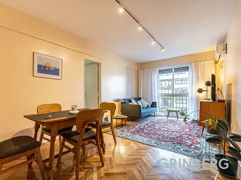 Departamento 4 ambientes con dependencia en venta al frente con balcón al frente.