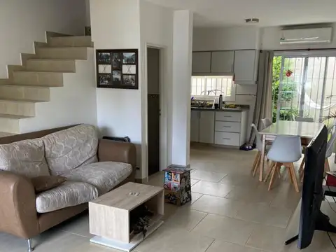Depto Tipo Casa en Venta en Ituzaingo, USD 140.000