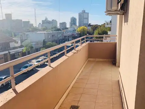 DEPARTAMENTO EN VENTA DE 3 HABITACIOES, AV. MITRE ESQUINA CA