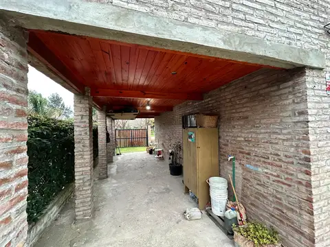 Casa 4 ambientes con 1 baño