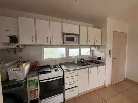 VENTA DE DUPLEX TRES DORM CON BALCÓN b° LICEO 3