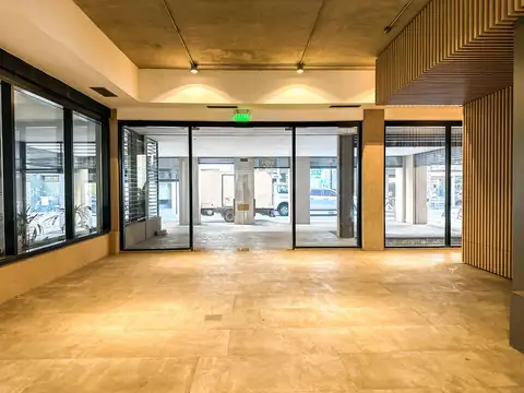 Oficina en Alquiler con 25 cocheras