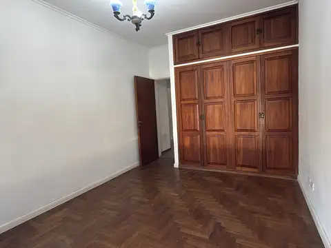 Casa en Alquiler con 1 cochera