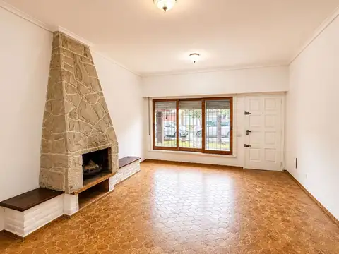 ALQUILER DE CASA 4 AMB COCHERA Y PATIO - QUILMES