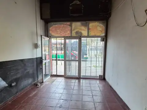 Local en Alquiler en Virreyes Oeste, $ 700.000
