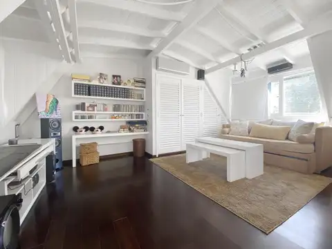 Casa 7 ambientes con 4 baños