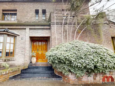 Casa en Venta de 5 Ambientes en Martinez con Suite, Playroom, Jardin y Cochera