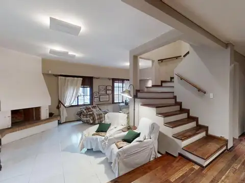 Casa 5 ambientes con 3 baños