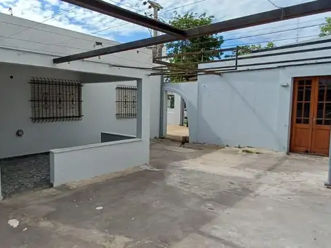 Casa en Alquiler con 1 cochera