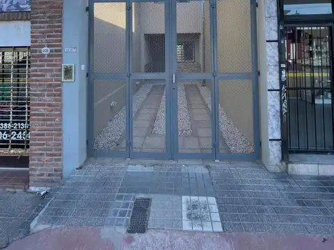 Departamento de 3 ambientes con cochera en Ezpeleta
