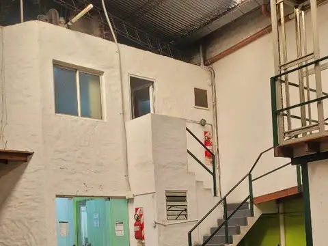 Galpon en Alquiler 33  mts Fondo