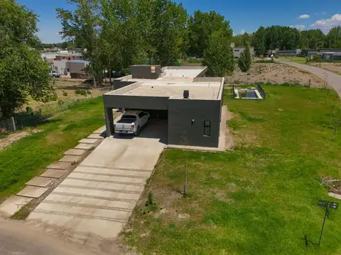 Alquiler casa 3 dorm + estudio y piscina. Nueva a estrenar. B°  Los Canales de Plottier Country Club. 100