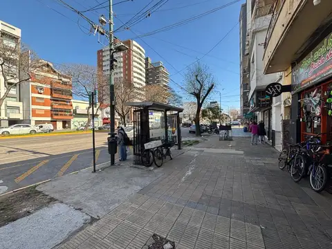 Lote apto edificio. T2. Excelente Ubicación. La Lucila.