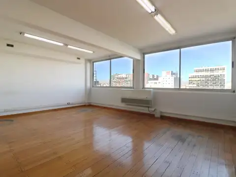 VENTA OFICINA EN CONGRESO - PISO ALTO - VISTA ABIERTA - LUMINOSA - APTO CREDITO - PERMUTA