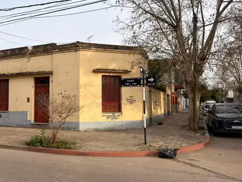 CASA EN ESQUINA APTA CREDITO – CENTRO DE ZÁRATE