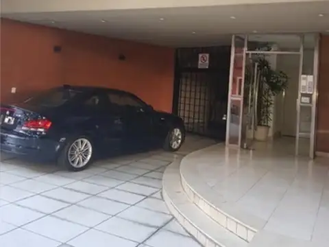 Báez 400, Piso 8