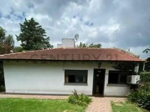 461 D entre 14C Y 15 CASA EN VENTA CITY BELL