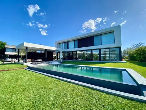 Casa en Venta de 5 dormitorios