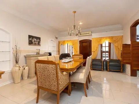 VENTA CASA 5amb EN MATADEROS/NAON C/PATIO Y PILETA
