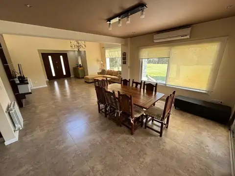 VENTA CASA  CLUB DE CAMPO "LA MARTONA". DOS LOTES