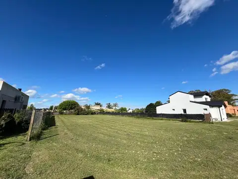 VENTA LOTE DE 1000 MTS EN BARRIO MATISSE CARDALES