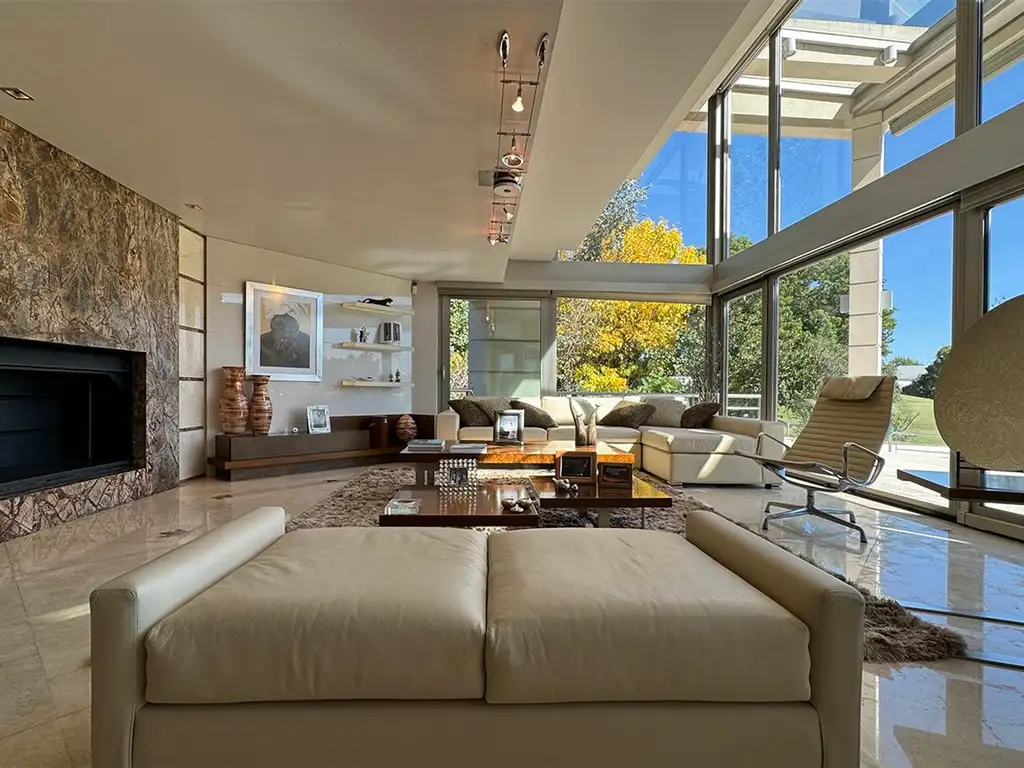 Casa en Abril Club De Campo de 4 dormitorios