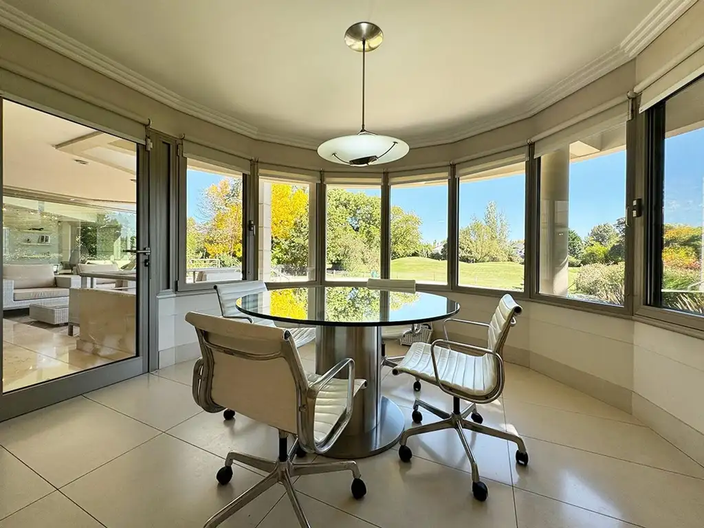 La Quinta, Abril Club De Campo