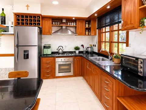 Casa en venta, 4 dormitorios en Carapachay