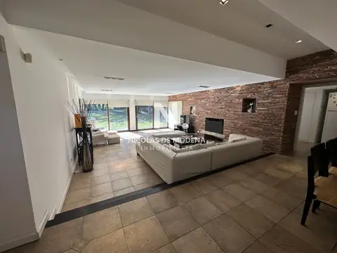 Casa 5 ambientes con 3 baños