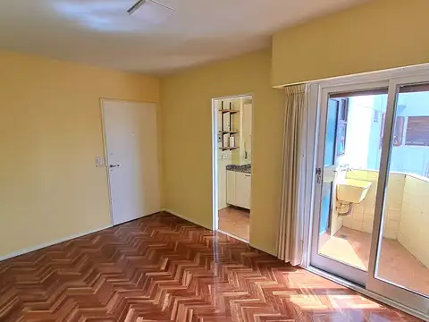 DEPARTAMENTO 2 AMBIENTES MUY LUMINOSO EXCELENTE ESTADO 34M TOTALES