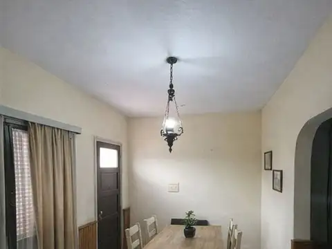 Casa 5 ambientes con 1 baño