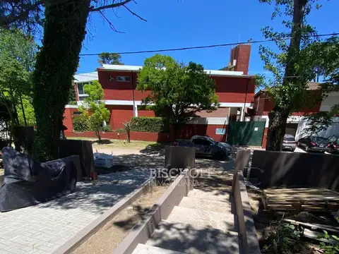 EXCELENTE CASA DE 3 AMBIENTES EN BARRIO NORTE, VILLA GESELL
