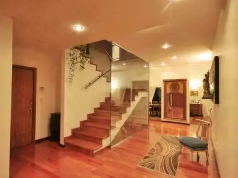 Casa 5 ambientes con 5 baños